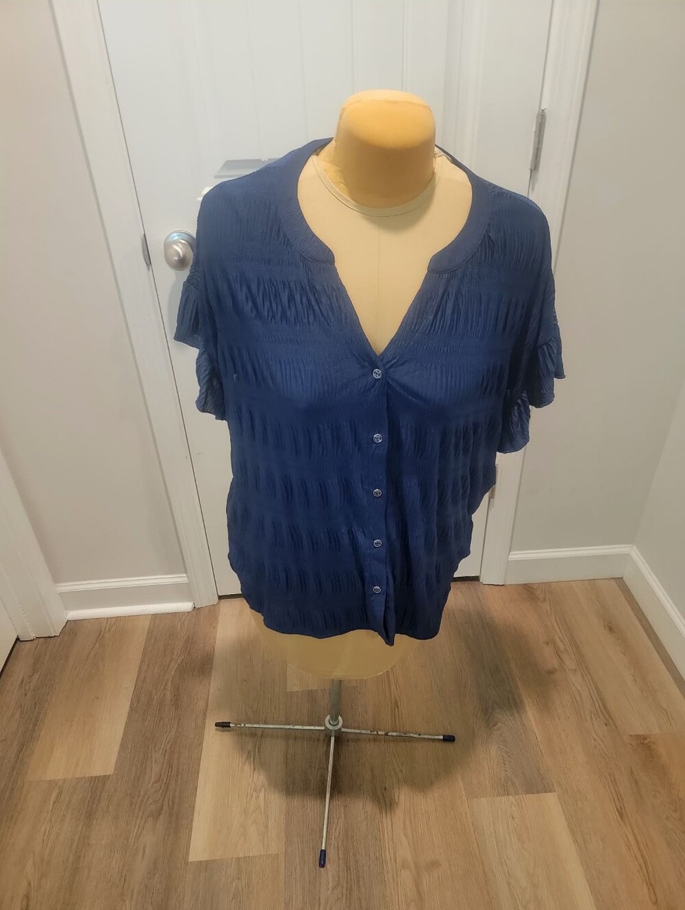 Plus Size Rio & Rian Size 2X NWT Blue Button Down Short Ruffle Sleeve Top